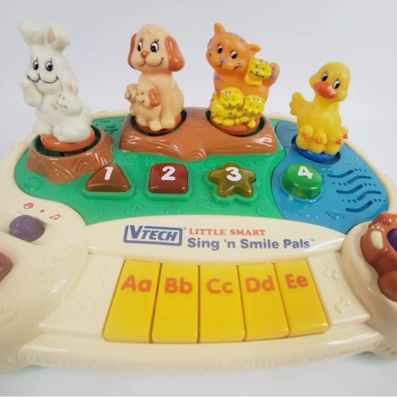 VTech Little Smart SING N SMILE PALS Musical Keyboard - 4 Melodies 4 Animals - Picture 9 of 10